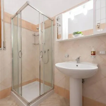 Apartment Guesthost - A Different Side Of