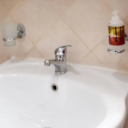 Guesthost - A Different Side Of Apartment Florence