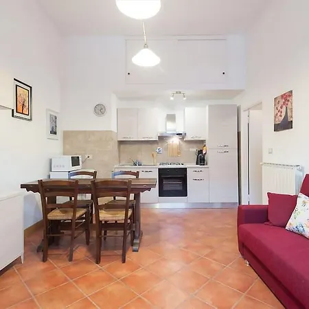 Apartment Guesthost - A Different Side Of Florenz