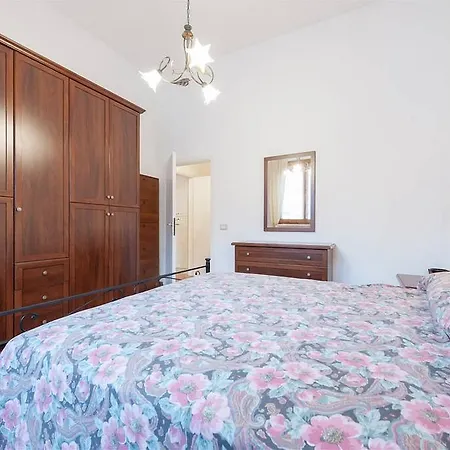 A Different Side Of Apartment Florenz